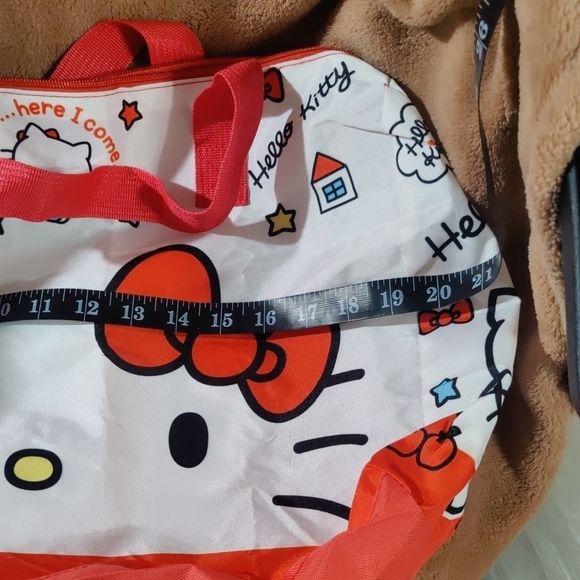 Hello Kitty Kids Bag in Red and White W Pencil Case - Picture 11 of 14